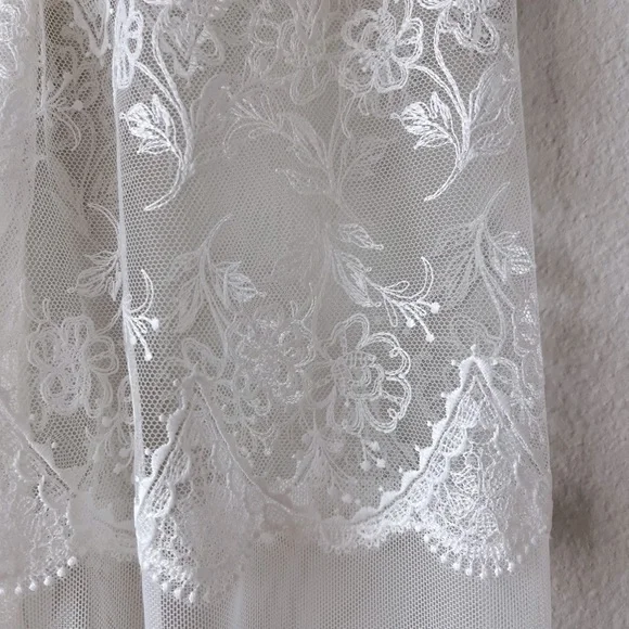 For Love and Lemons Forever Bridal Robe SOLD OUT online ! Coachella vibes 🌸 - Picture 9 of 9